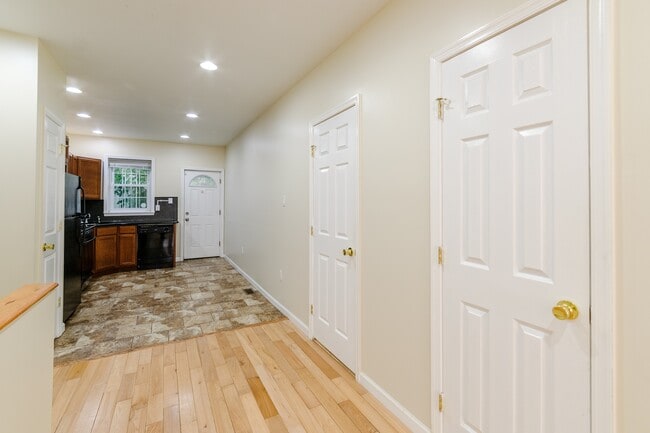 Photo - 2134 Sears St