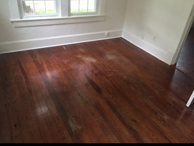 Photo - 831 E Normal St