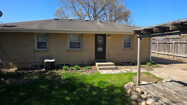 Photo - 2564 E Tiffin Ave