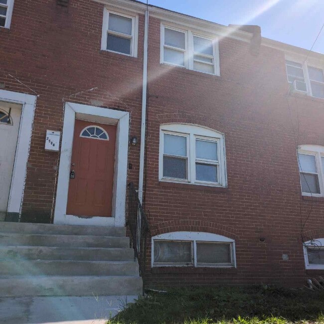 Building Photo - 2508 N Heald St