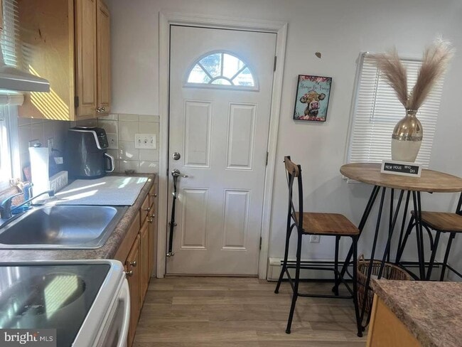 Photo - 1551 Fairview Ave Unidad B