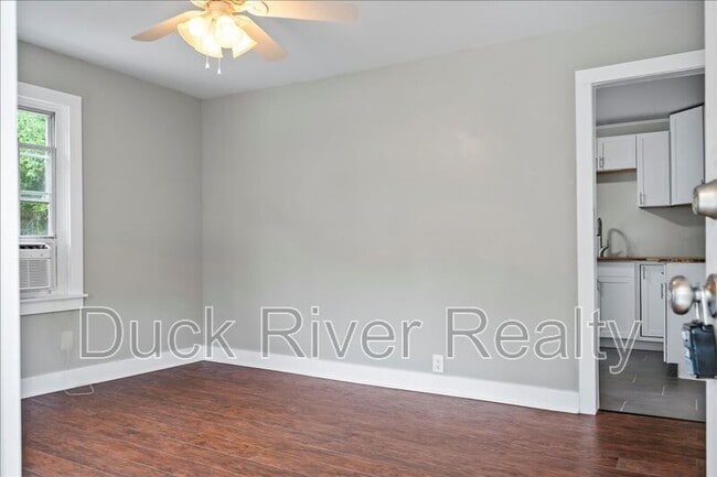 Photo - 509 Hardwick Ave