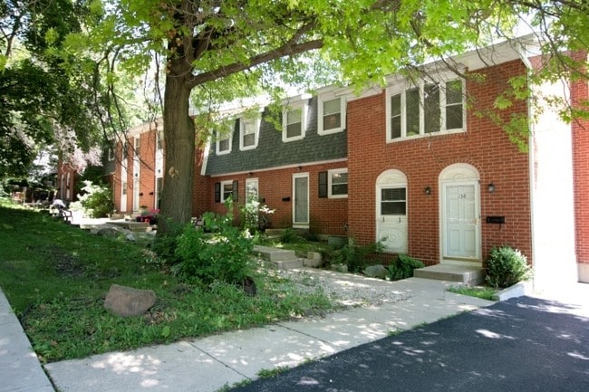 Building Photo - 138-152 N Huffman St Rental