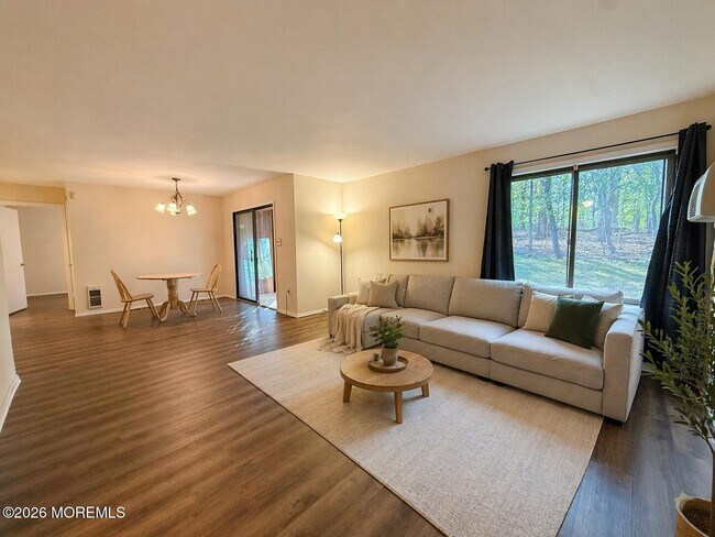 Photo - 174 Amberly Dr