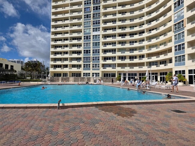Building Photo - 3180 S Ocean Dr Unit 1617