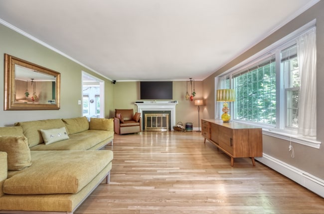 Photo - 65 Sherburne Rd S