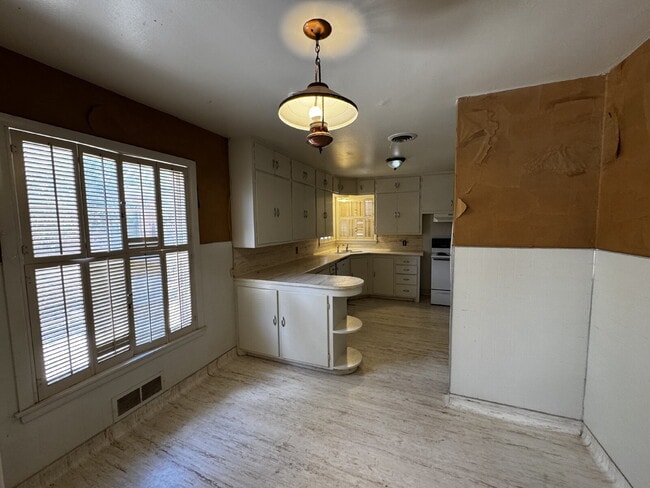 Photo - Stunning 3 Bedroom Home Located in the Medical District