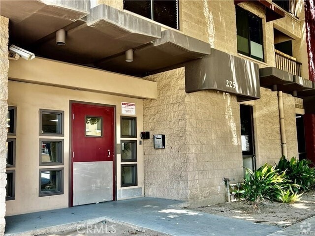 Building Photo - 225 W 6th St Unit 502 Rental