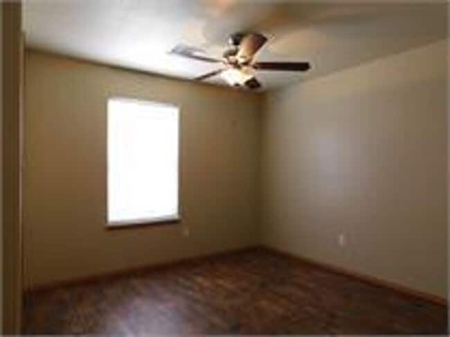 Photo - 2110-2114 Birnie Ave Unit 2110 B