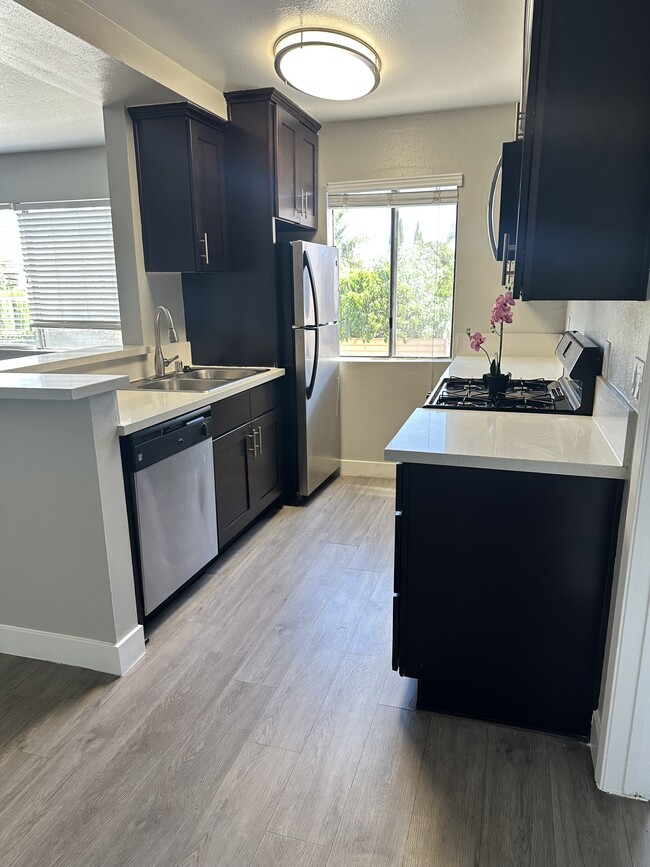 Photo - Chateau W6600 Apartment Homes