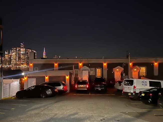 Building Photo - 812 Palisade Ave Unit 4