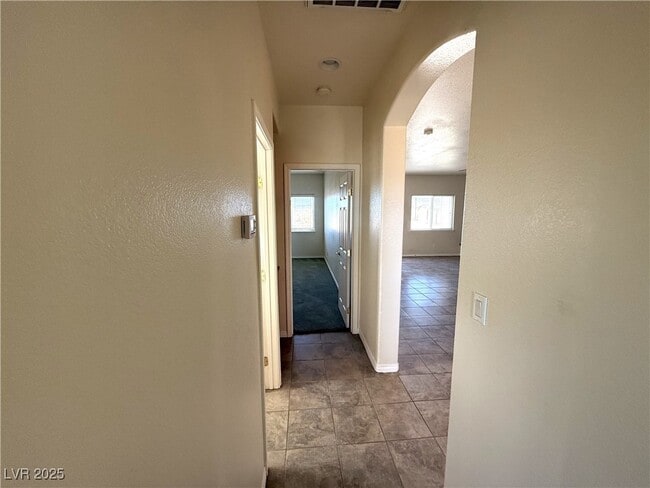 Photo - 1050 Gee St
