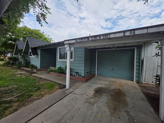 Photo - Bowen/Phelps Duplex Unit 1010 Bowen Ave