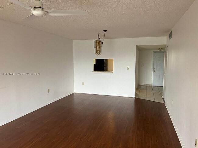 Photo - 1800 N Lauderdale Ave