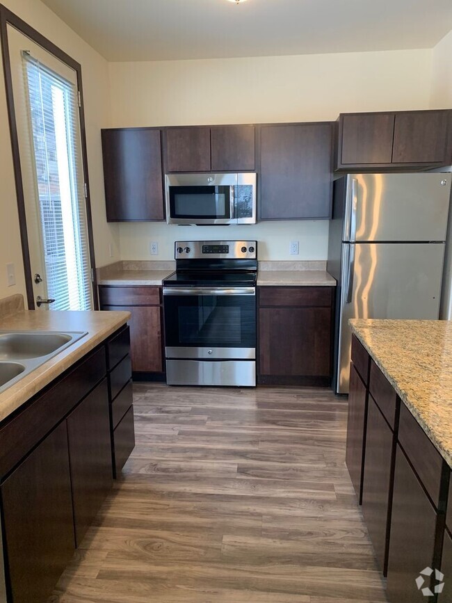 Building Photo - Don't miss this beautiful, completely upda... Unit 332 Rental