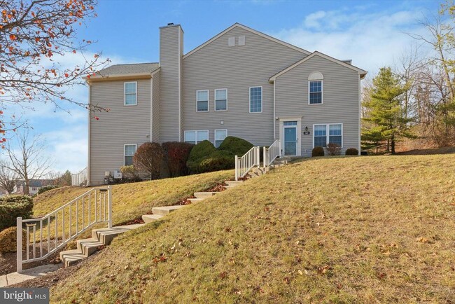 Photo - 242 Cobblestone Ct Townhome