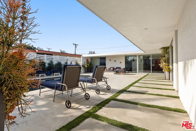 Photo - 6427 S Halm Ave