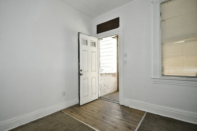 Photo - 208 Pattison St
