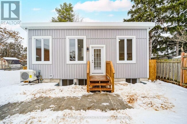 Photo - 35 St George St