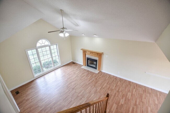 Photo - Pet Friendly Three Bedroom!