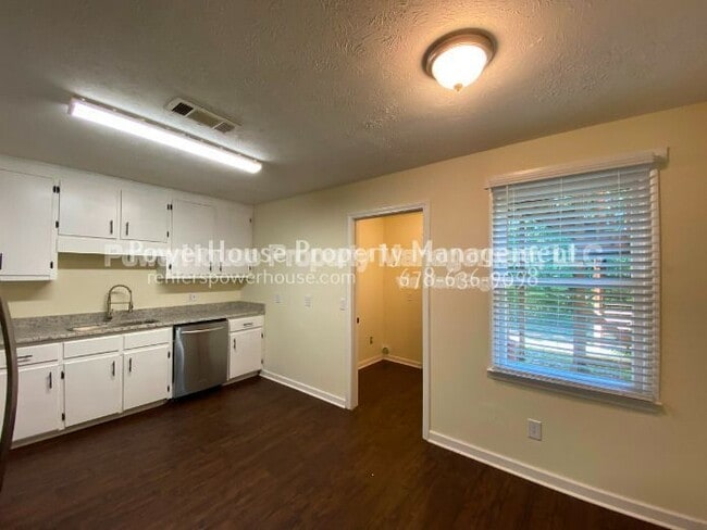 Photo - 1981 Patterson Cir