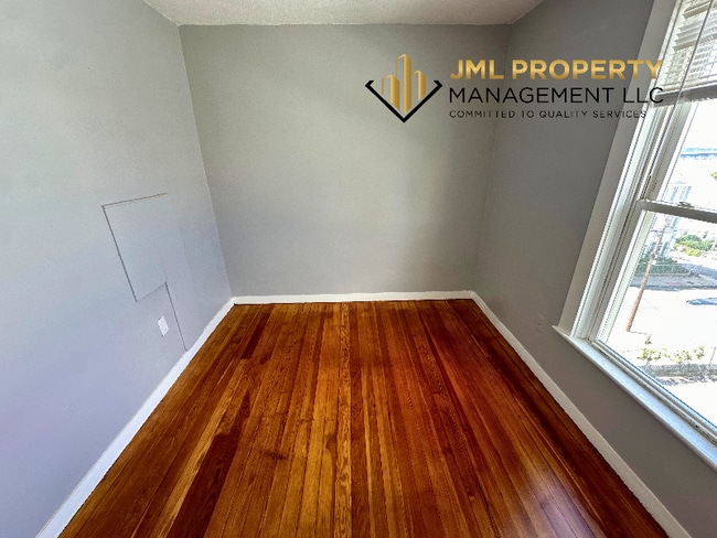 Photo - 321 Union St Unit 3N