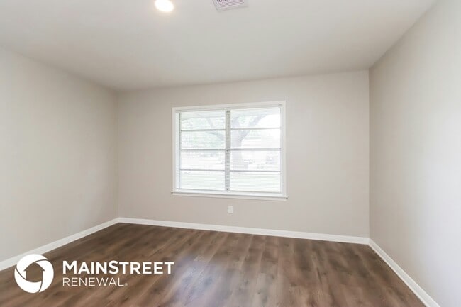 Photo - 431 W Sunnyside St