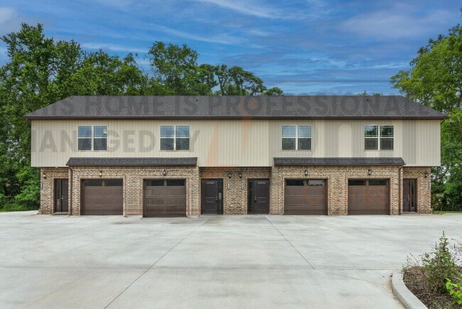 Photo - 402 Shelby St