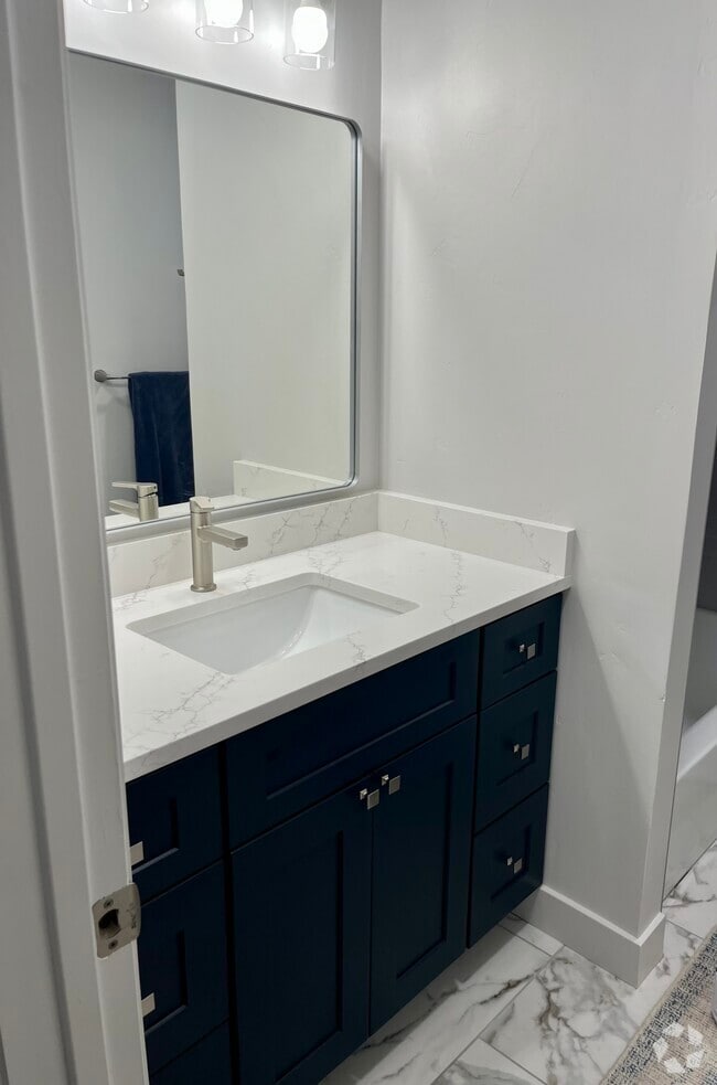 Building Photo - 638 W 1370 S Rental