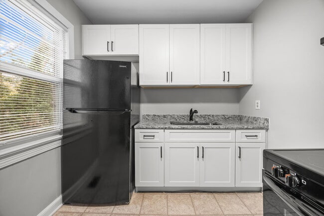 Photo - 300 Chamberlain St Unidad B