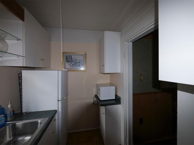 Photo - 3914 Herschel St