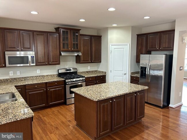 Photo - 45901 Peach Oak Terrace
