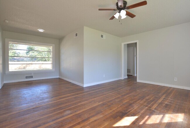 Photo - 4014 44th St