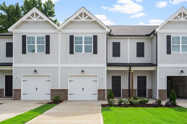 Building Photo - Move in Special*1/2 Month Rent Free* 3 Bed... Rental