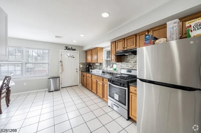 Building Photo - 1779 Newton St Rental