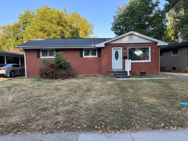 Building Photo - 3br 1bthr 1cr garage fenced in back yard Rental