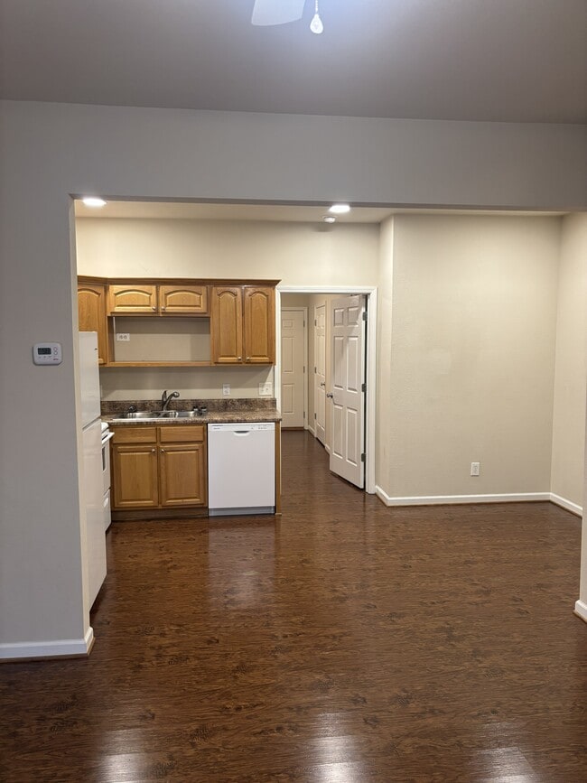 Área de comedor de la cocina - 136 E Center Town Dr Unidad 136