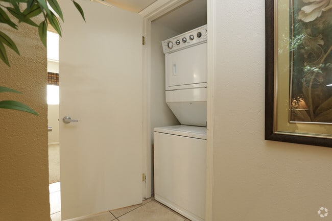Partenza - Lavandería de 2 habitaciones y 1 baño (en unidades seleccionadas)