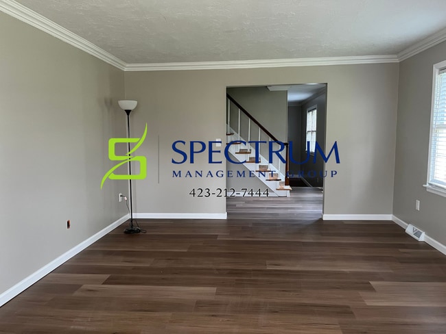 Photo - 723 White Oak Cir