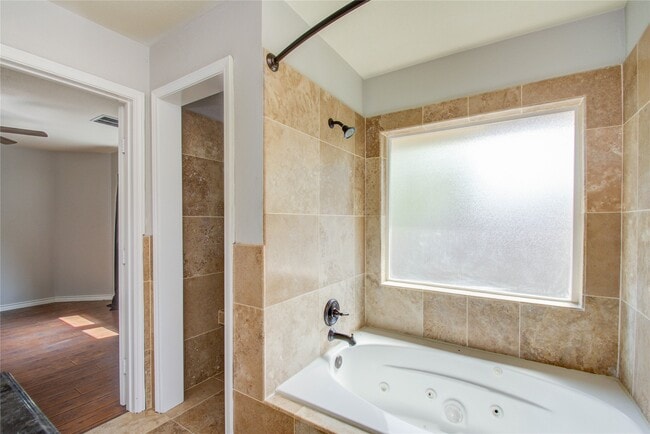 Photo - 2306 Pine Cone Dr