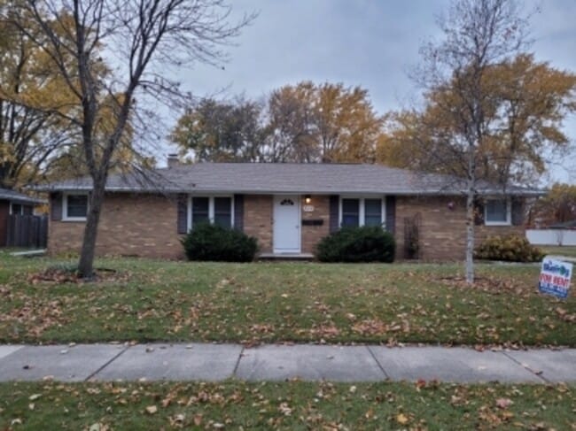 Building Photo - 829 Voelker St