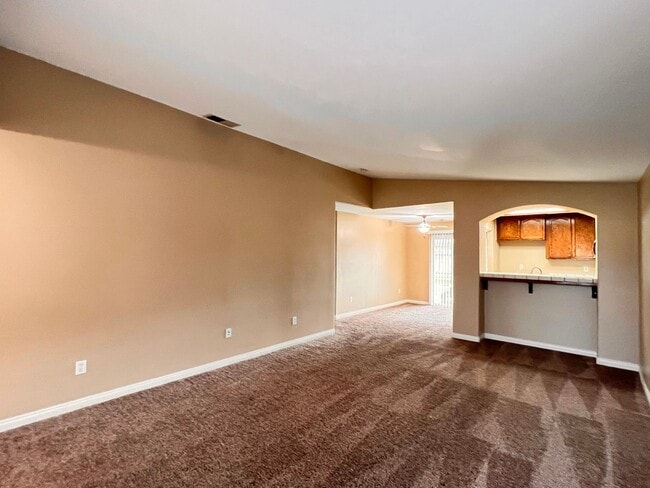 Photo - SOUTHWEST BAKERSFIELD