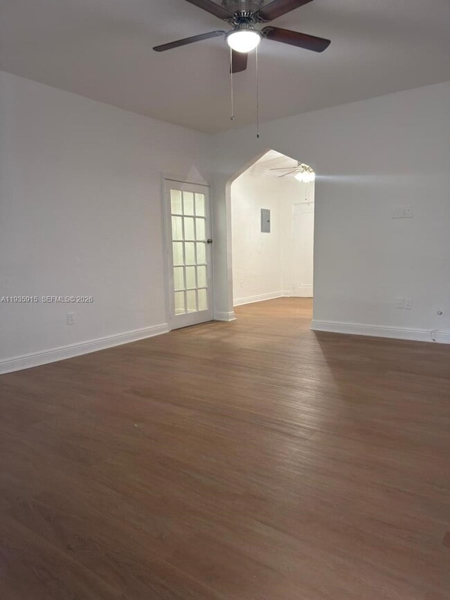 Building Photo - 740 Michigan Ave Unit 1