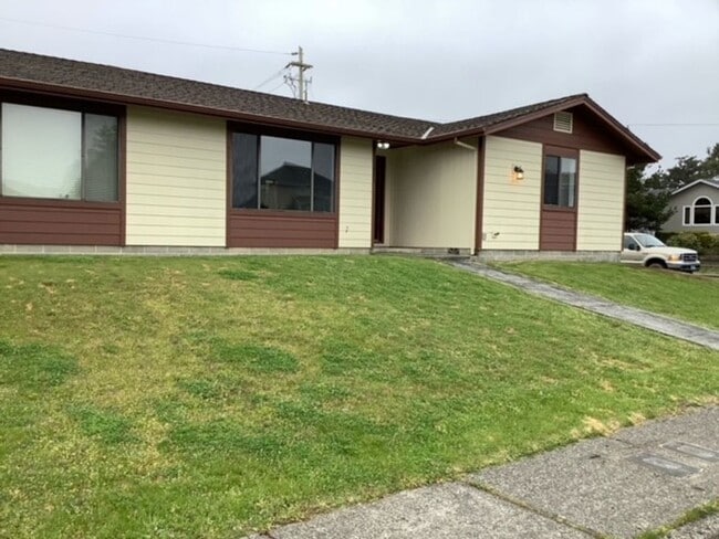 Photo - 2109 Unit 1983