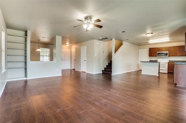 Photo - 207 Silver Spur Dr