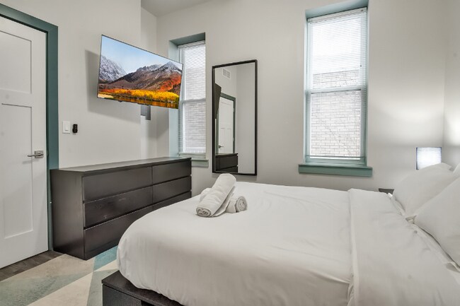 Photo - 36 E Utica St Unidad 1C