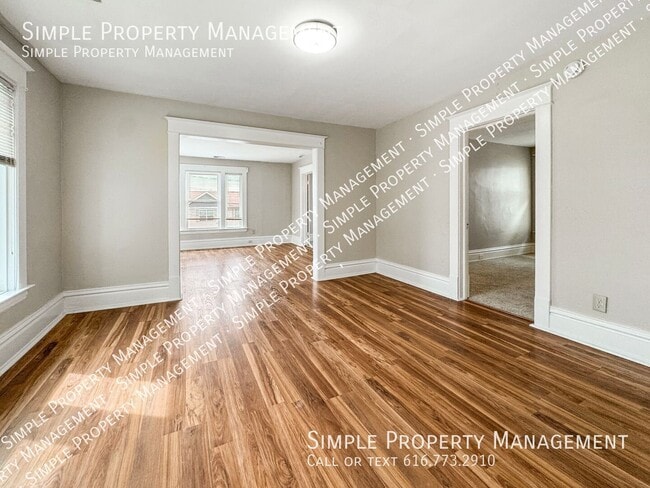 1036 Lafayette Ave NE Unit 2