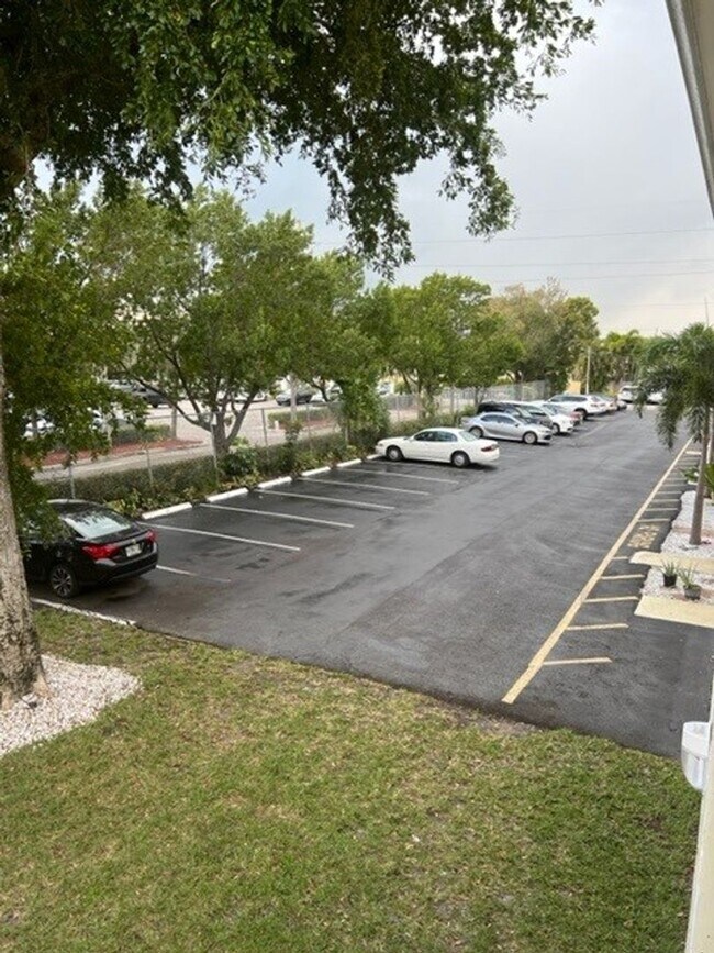 Photo - 2640 Ivy Apartments LLC