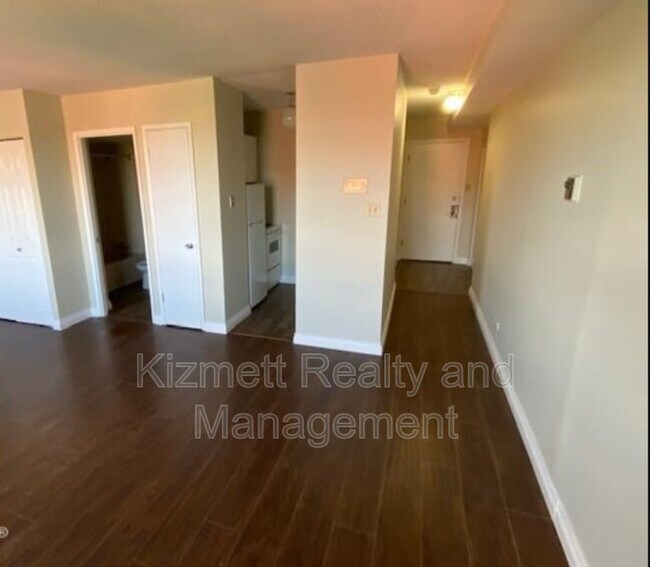 Photo - 10140 120 St NW Unit 1105