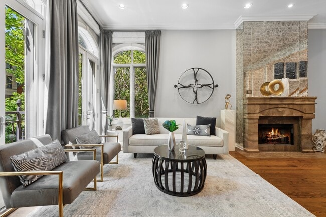 Photo - 1925 N Bissell St